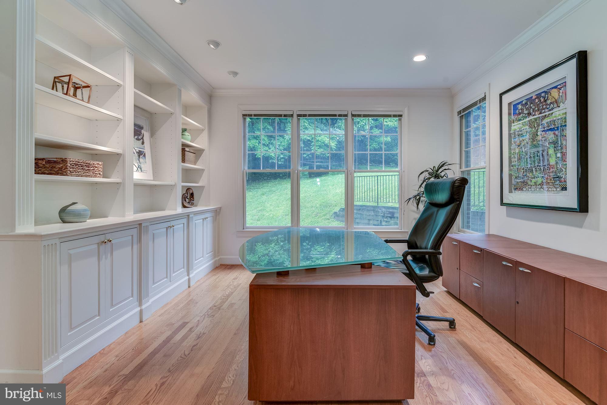 6804 Rannoch Road Bethesda, MD 20817 - Photo 9 of 30 Office/Library