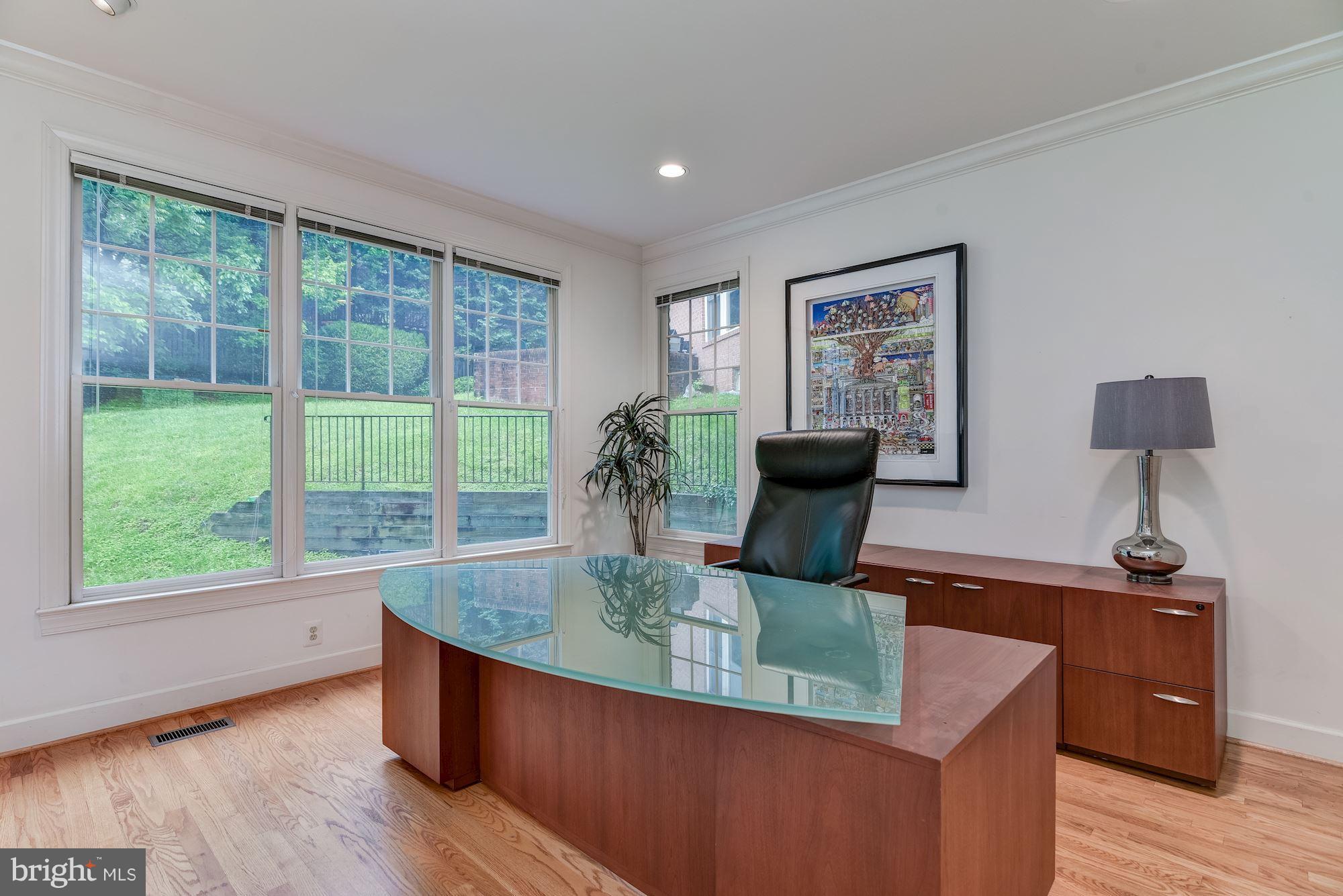 6804 Rannoch Road Bethesda, MD 20817 - Photo 10 of 30 Office/Library