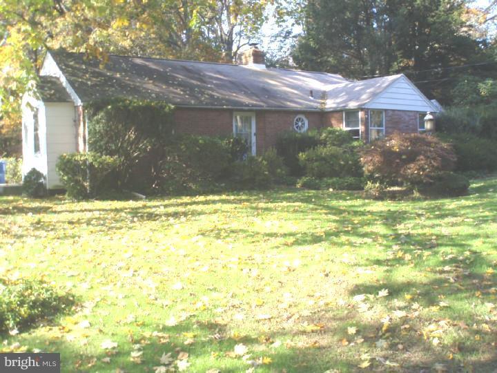 342 Mt Alverno Road Media, PA 19063 - Photo 2 of 3 Exterior Front