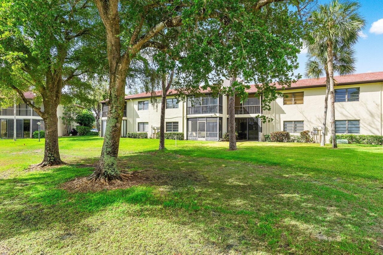 8435 Casa Del Lago, Unit E Boca Raton, FL 33433 - Photo 17 of 28 027-8435CasaDelLago-22E-BocaRaton-FL-334