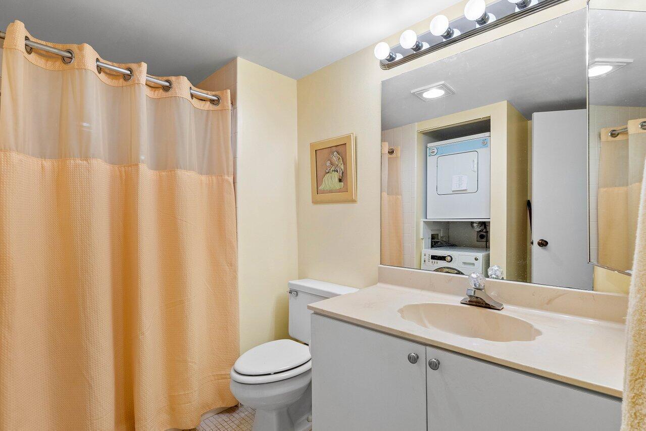 8435 Casa Del Lago, Unit E Boca Raton, FL 33433 - Photo 27 of 28 018-8435CasaDelLago-22E-BocaRaton-FL-334