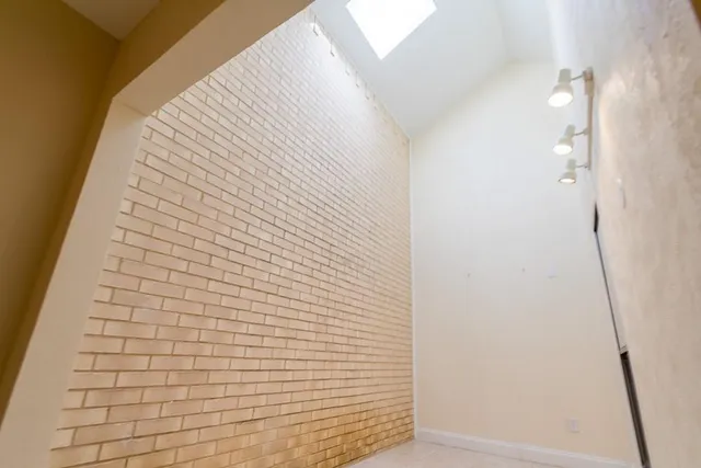 $2,550 | 14816 Sopras Circle, Addison, TX 75001