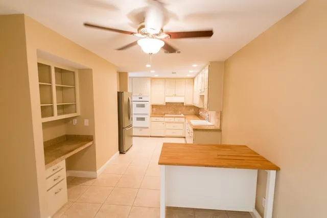 $2,550 | 14816 Sopras Circle, Addison, TX 75001