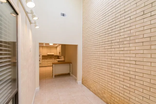 $2,550 | 14816 Sopras Circle, Addison, TX 75001