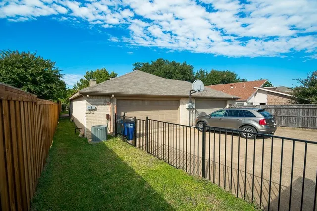 $2,550 | 14816 Sopras Circle, Addison, TX 75001