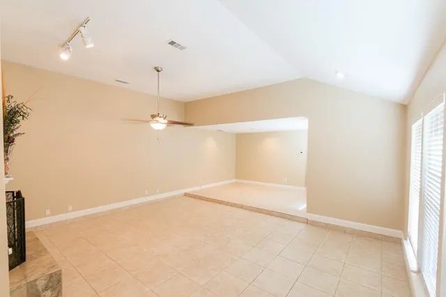 $2,550 | 14816 Sopras Circle, Addison, TX 75001