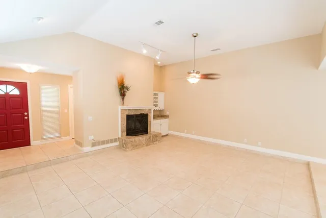 $2,550 | 14816 Sopras Circle, Addison, TX 75001