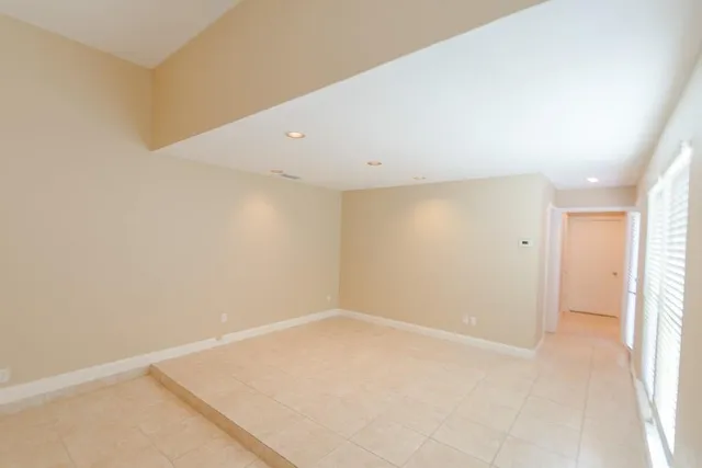 $2,550 | 14816 Sopras Circle, Addison, TX 75001