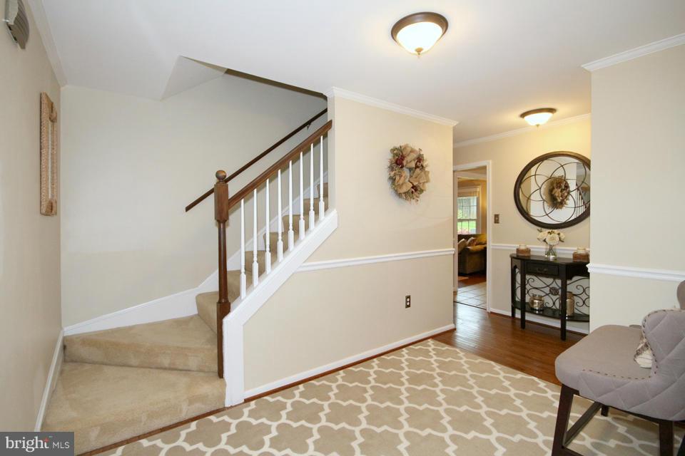 9864 Natick Road Burke, VA 22015 - Photo 2 of 30 Interior (General)