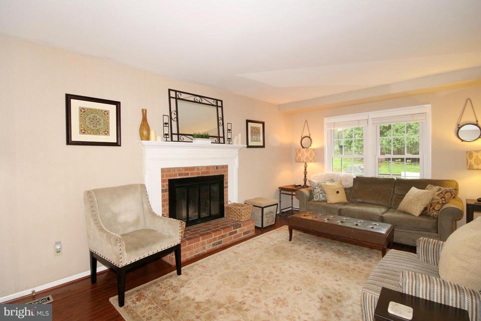 9864 Natick Road Burke, VA 22015 - Photo 11 of 30 Family Room