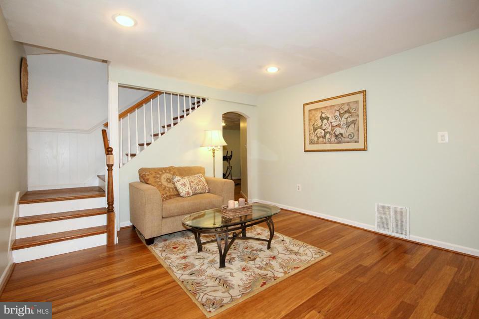 9864 Natick Road Burke, VA 22015 - Photo 25 of 30 Interior (General)