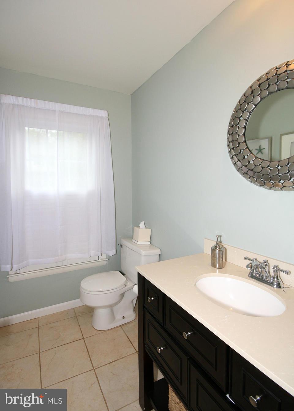 9864 Natick Road Burke, VA 22015 - Photo 28 of 30 Bath