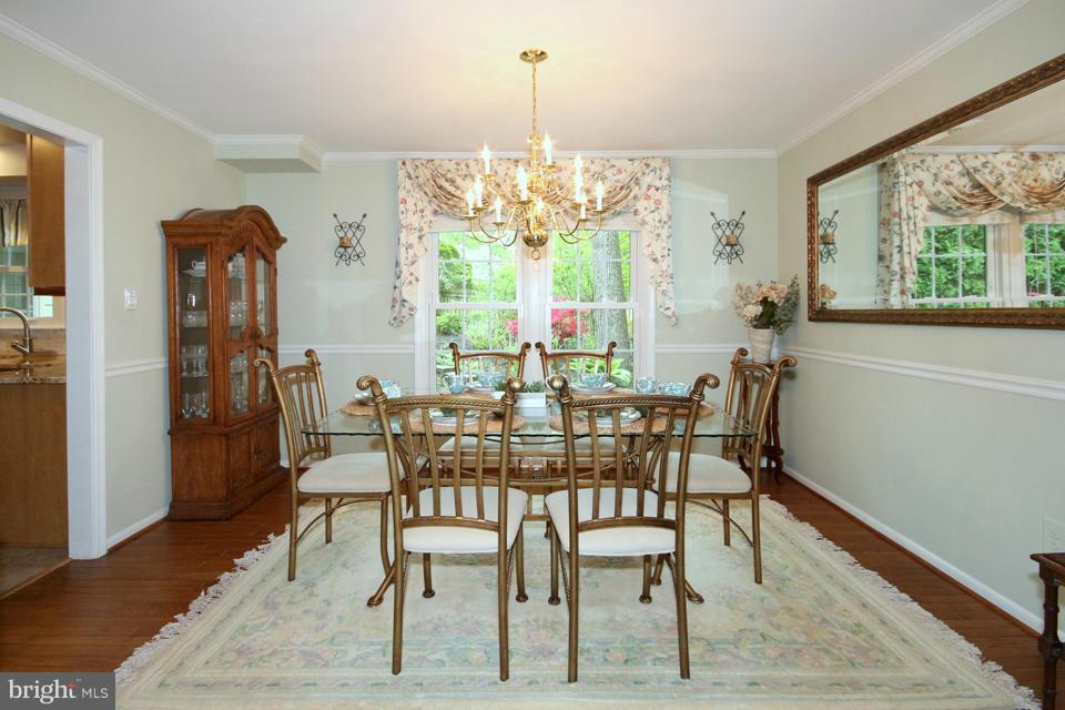 9864 Natick Road Burke, VA 22015 - Photo 6 of 30 Dining Room