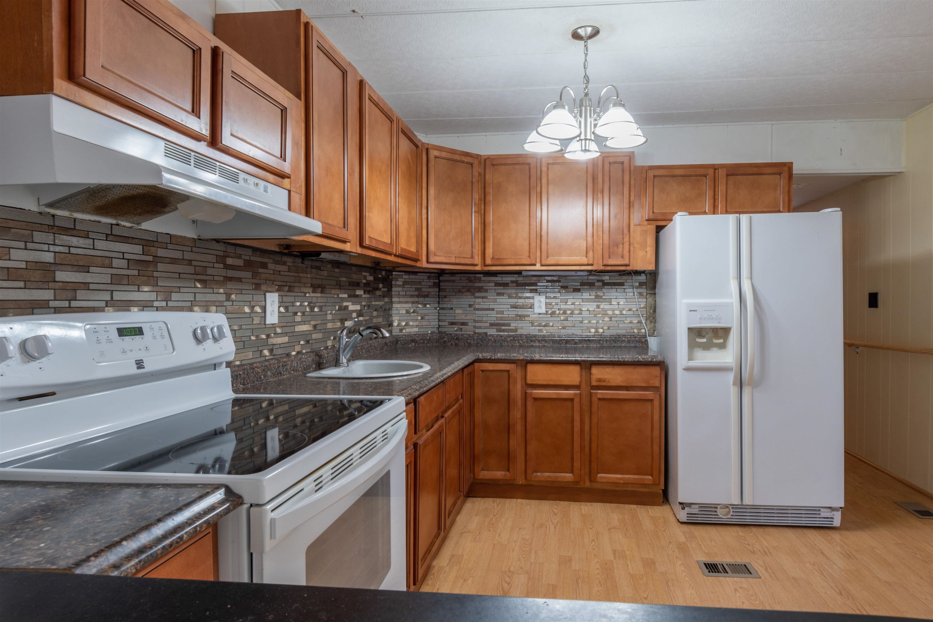 117 Robinhood Extension Exeter, NH 03833 - Photo 10 of 36 Gallery Image 10