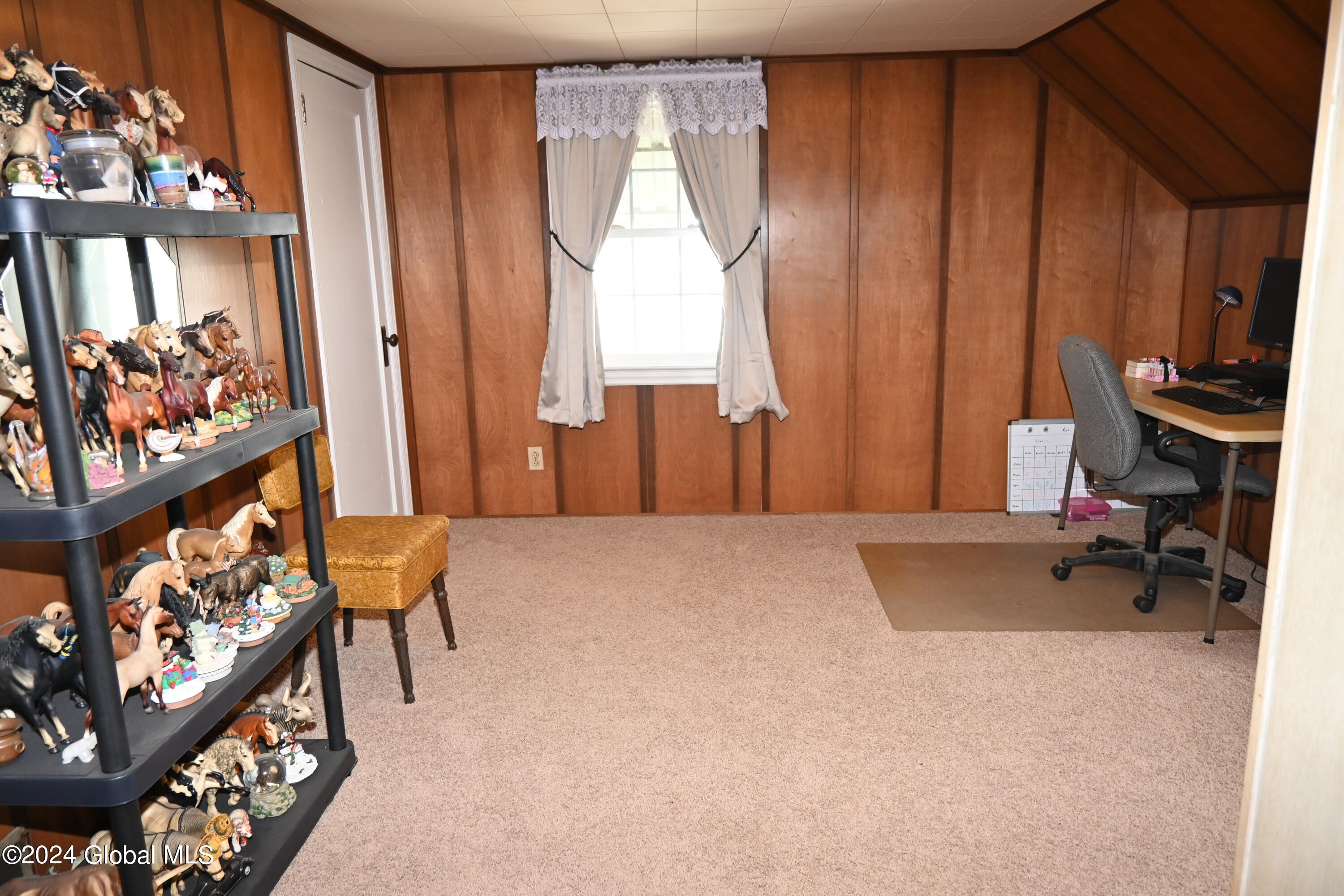 2052 Hoover Road Niskayuna, NY 12309 - Photo 26 of 44 DSC_2555