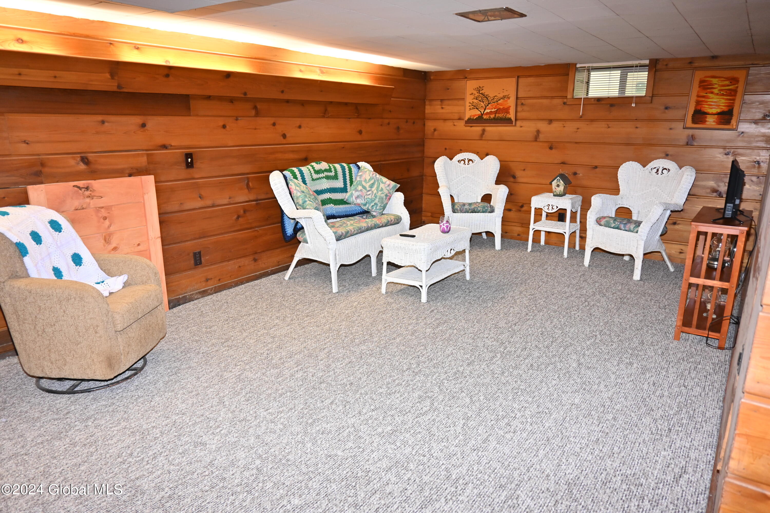 2052 Hoover Road Niskayuna, NY 12309 - Photo 31 of 44 DSC_2561