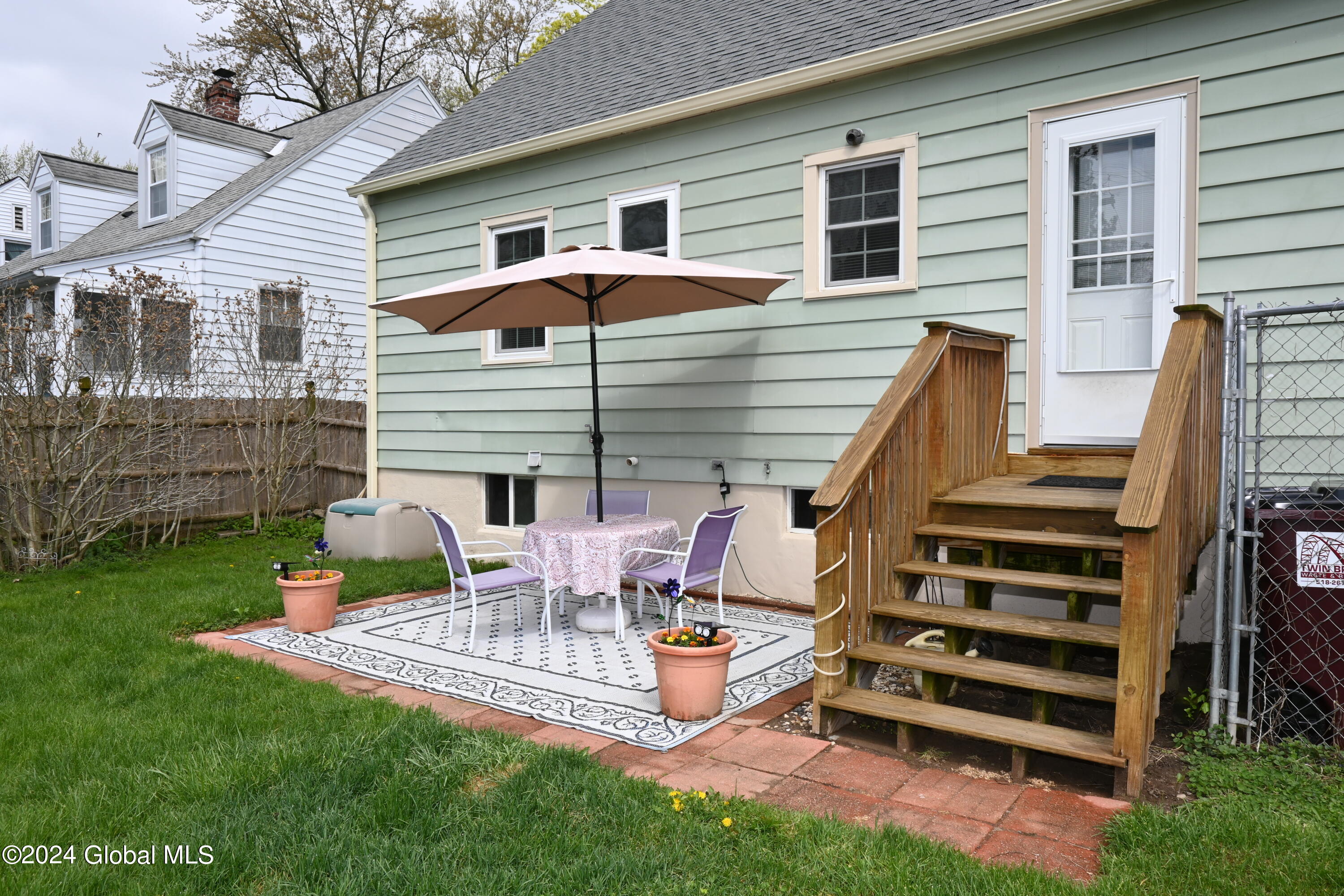 2052 Hoover Road Niskayuna, NY 12309 - Photo 35 of 44 DSC_2566