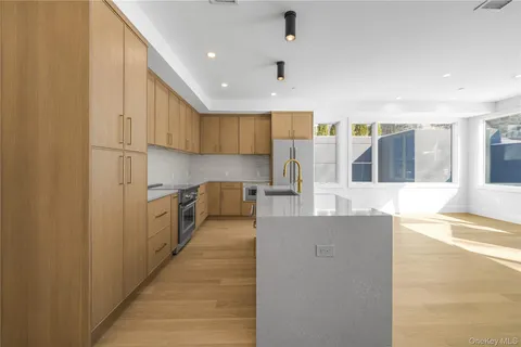 $1,349,000 | 156 Palisade Street, Unit A, Dobbs Ferry, NY 10522