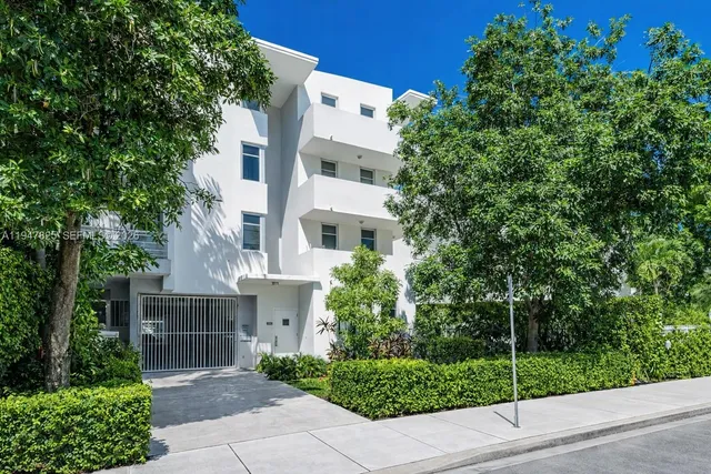 $4,300 | 1532 Drexel Avenue, Unit 303, Miami Beach, FL 33139