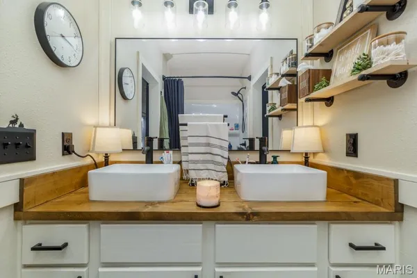 $124,900 | Undisclosed Address, Phillipsburg, MO 65722