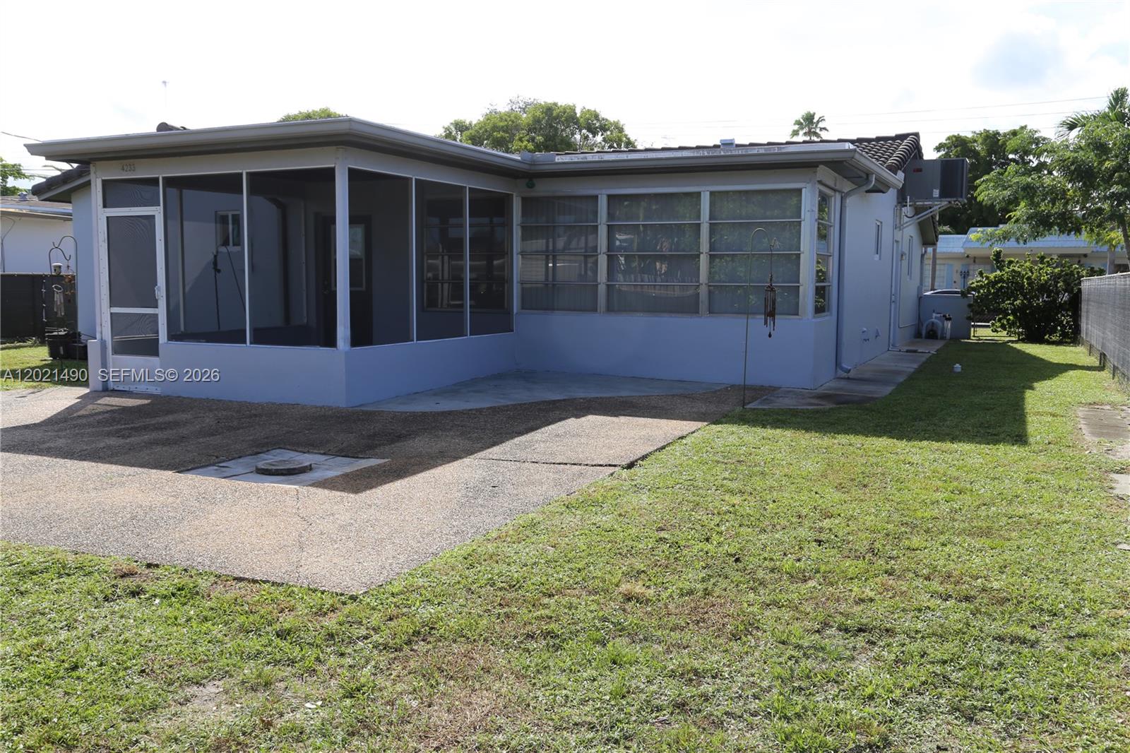 4233 Washington Street Hollywood, FL 33021 - Photo 9 of 10