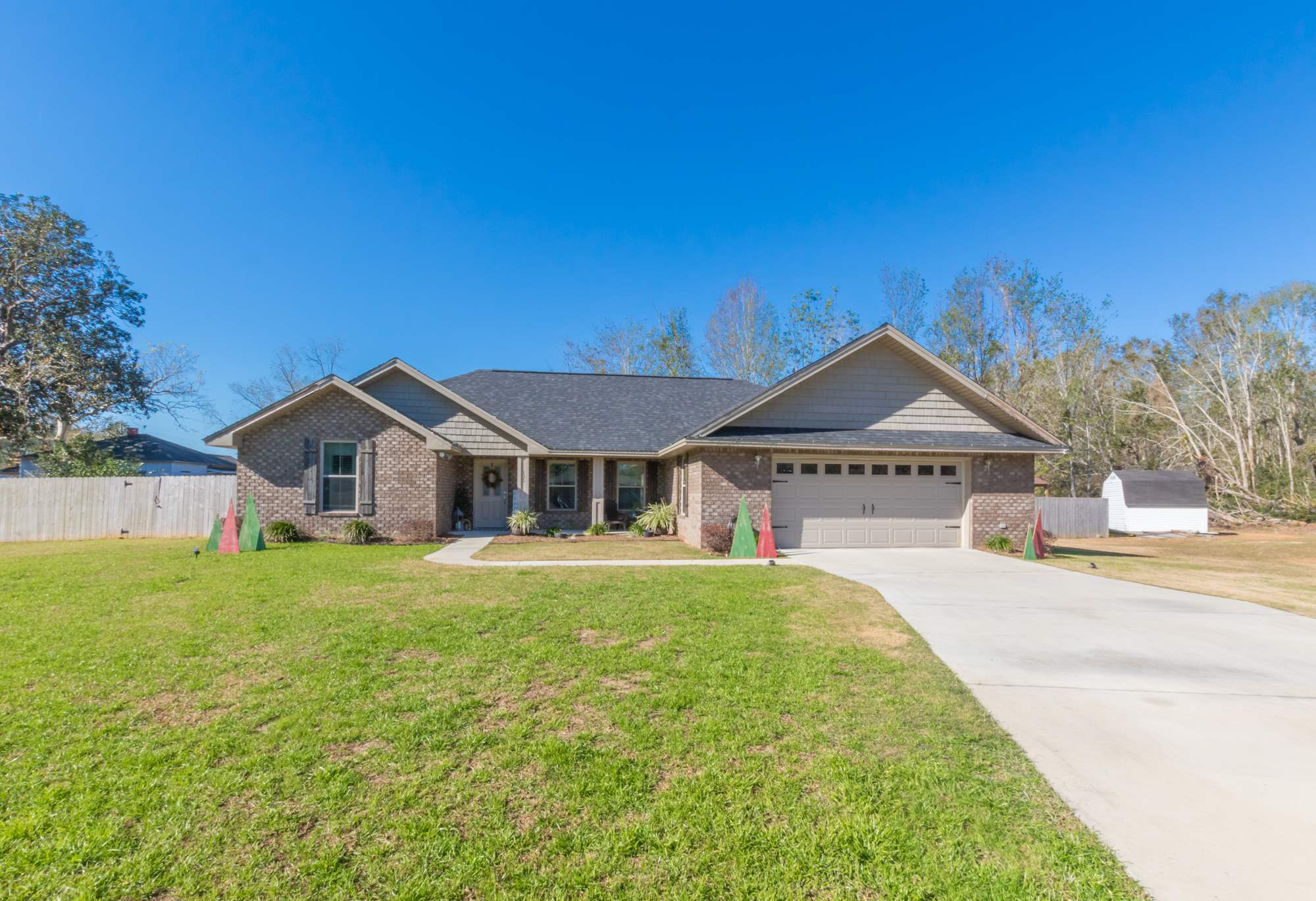 105 Monteith Circle Foley, AL 36535 - Photo 2 of 32