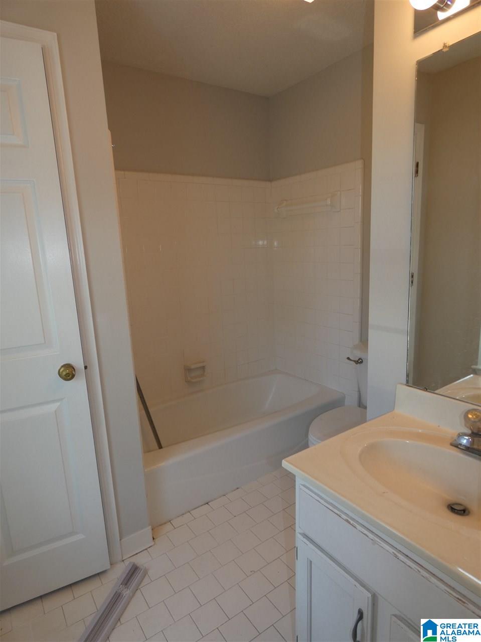 469 Raleigh Avenue Birmingham, AL 35209 - Photo 12 of 18