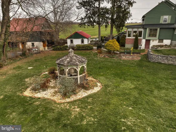 $899,800 | 44 Frogtown Road, Paradise, PA 17562