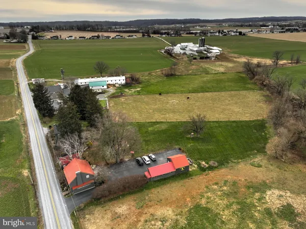 $899,800 | 44 Frogtown Road, Paradise, PA 17562