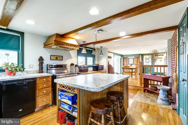 $899,800 | 44 Frogtown Road, Paradise, PA 17562