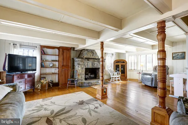 $899,800 | 44 Frogtown Road, Paradise, PA 17562