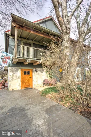 $899,800 | 44 Frogtown Road, Paradise, PA 17562