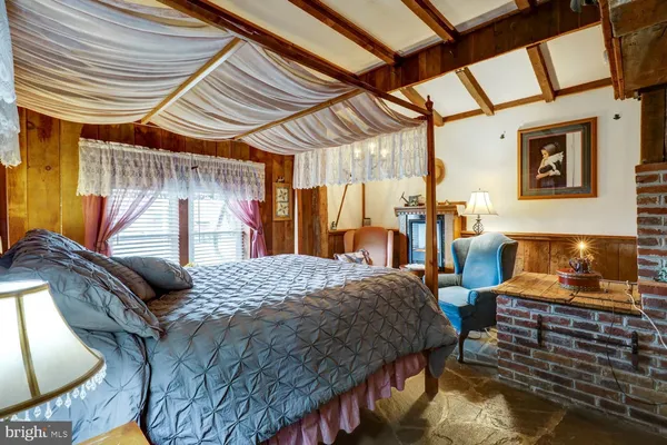 $899,800 | 44 Frogtown Road, Paradise, PA 17562