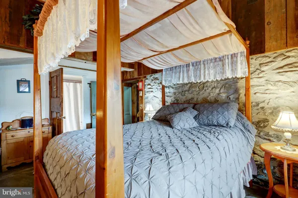 $899,800 | 44 Frogtown Road, Paradise, PA 17562