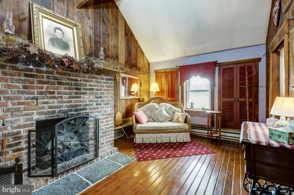 $899,800 | 44 Frogtown Road, Paradise, PA 17562