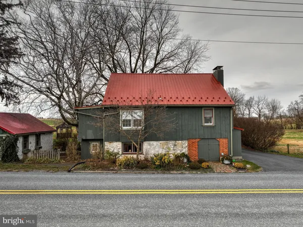 $899,800 | 44 Frogtown Road, Paradise, PA 17562