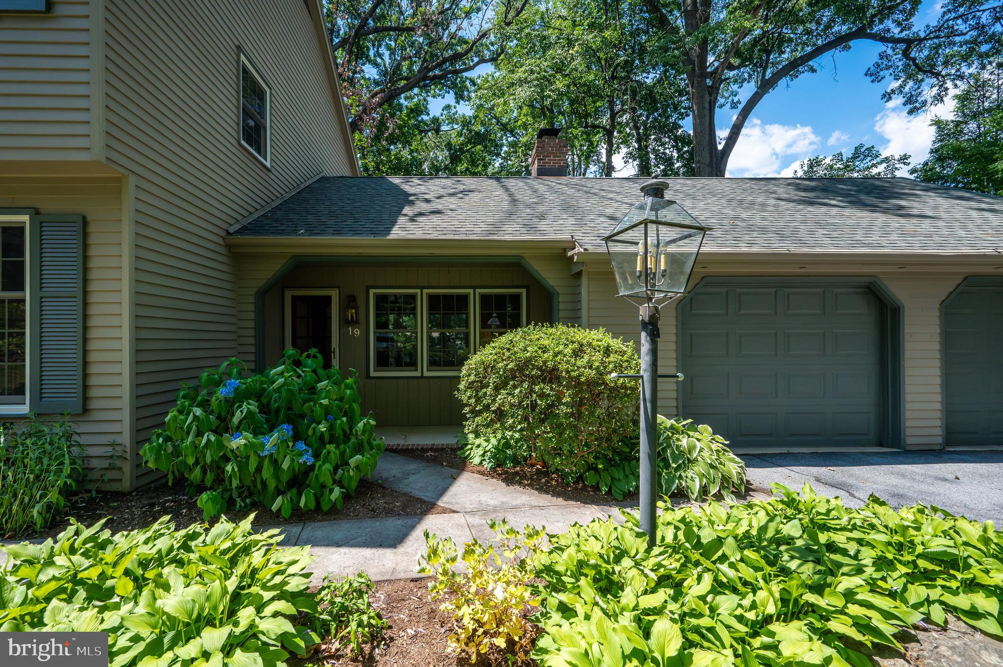 19 Birchwood Road Reading, PA 19610 - Photo 4 of 51