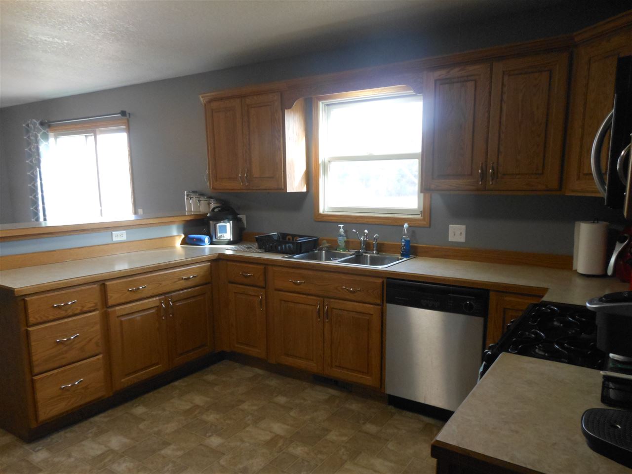 6095 Barnes Road Millington, MI 48746 - Photo 5 of 24 50037185-4.JPG