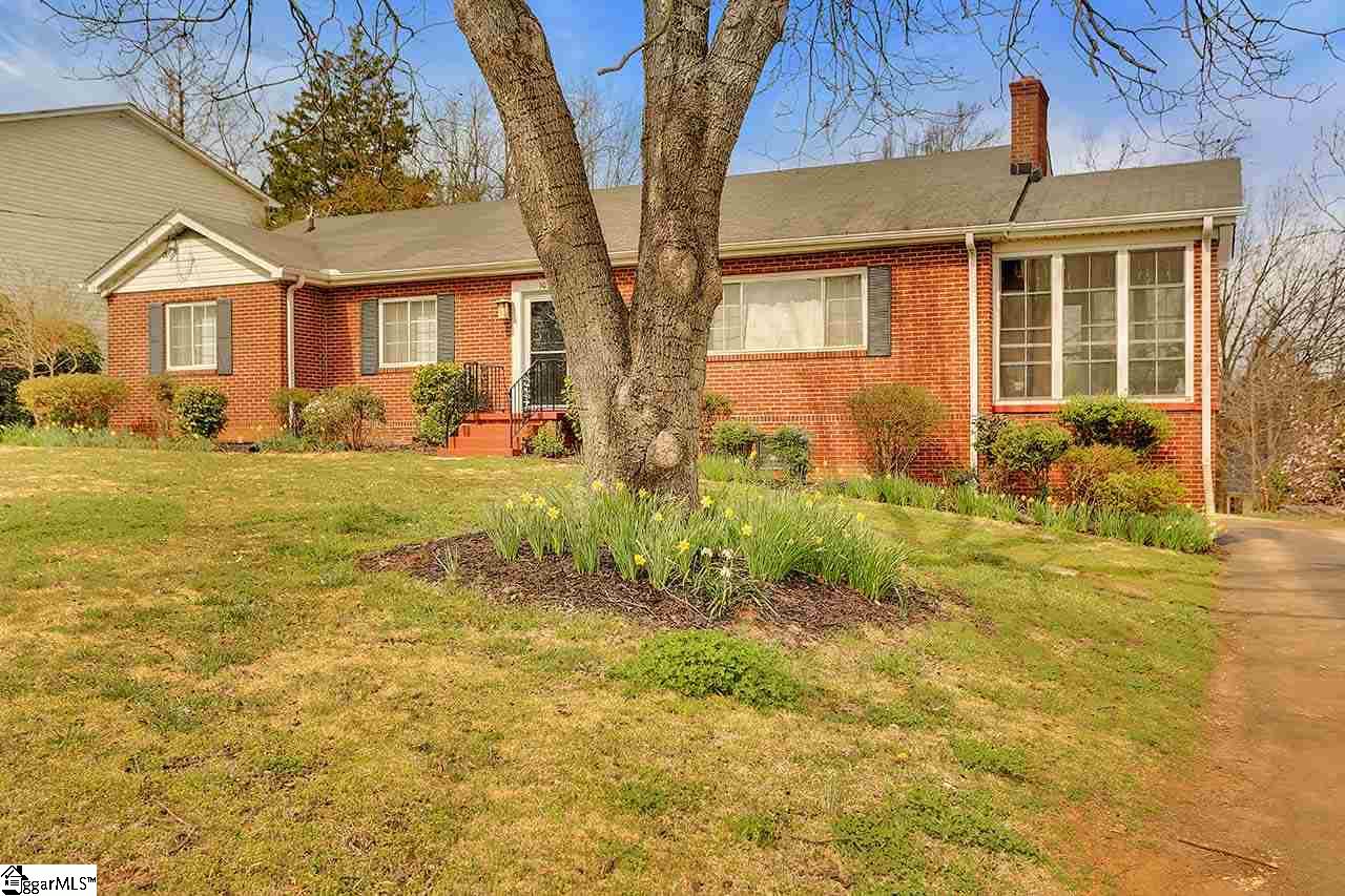 305 Edwards Road Greenville, SC 29615 - Photo 1 of 36 Gallery Image 1