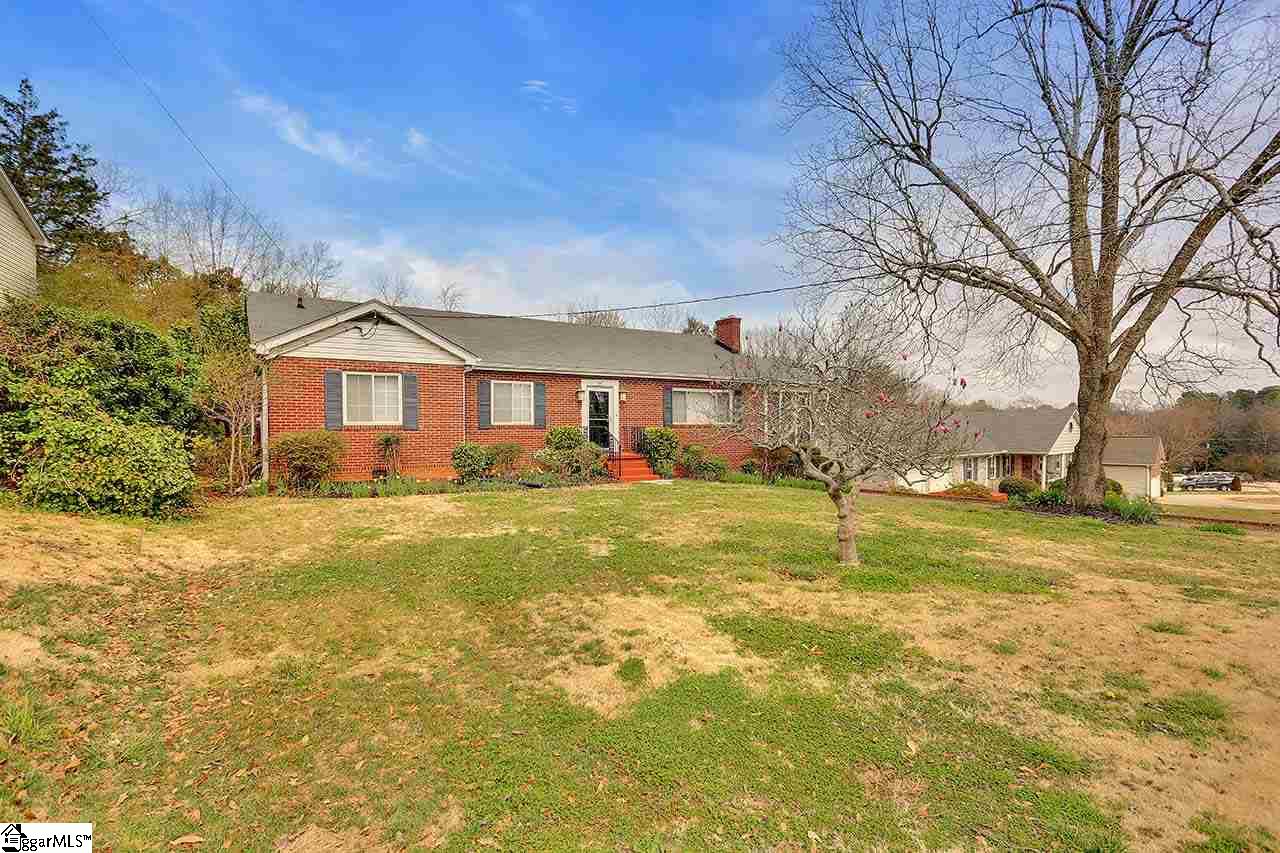 305 Edwards Road Greenville, SC 29615 - Photo 5 of 36 Gallery Image 5
