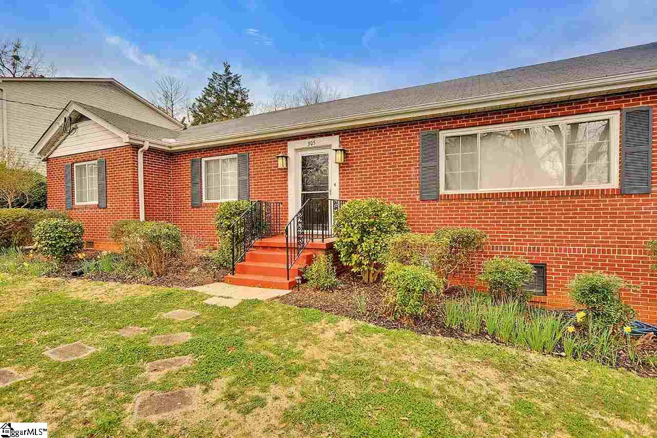 305 Edwards Road Greenville, SC 29615 - Photo 6 of 36 Gallery Image 6