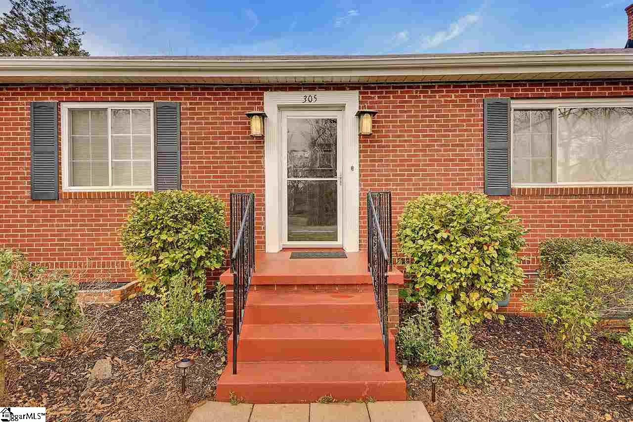 305 Edwards Road Greenville, SC 29615 - Photo 7 of 36 Gallery Image 7