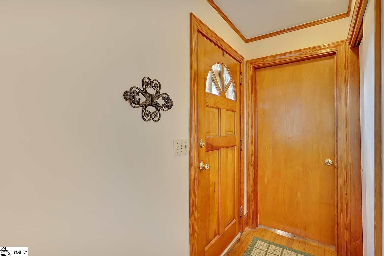 305 Edwards Road Greenville, SC 29615 - Photo 8 of 36 Gallery Image 8