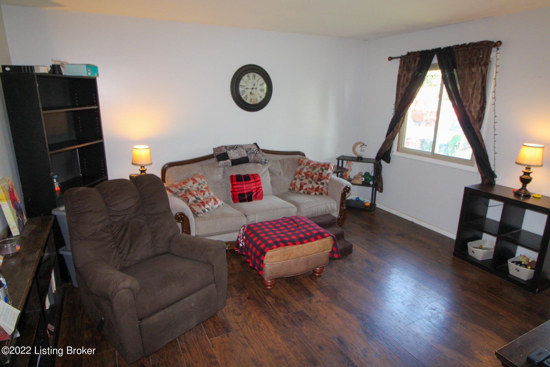6807 Barfield Road Louisville, KY 40258 - Photo 8 of 32 IMG_1371