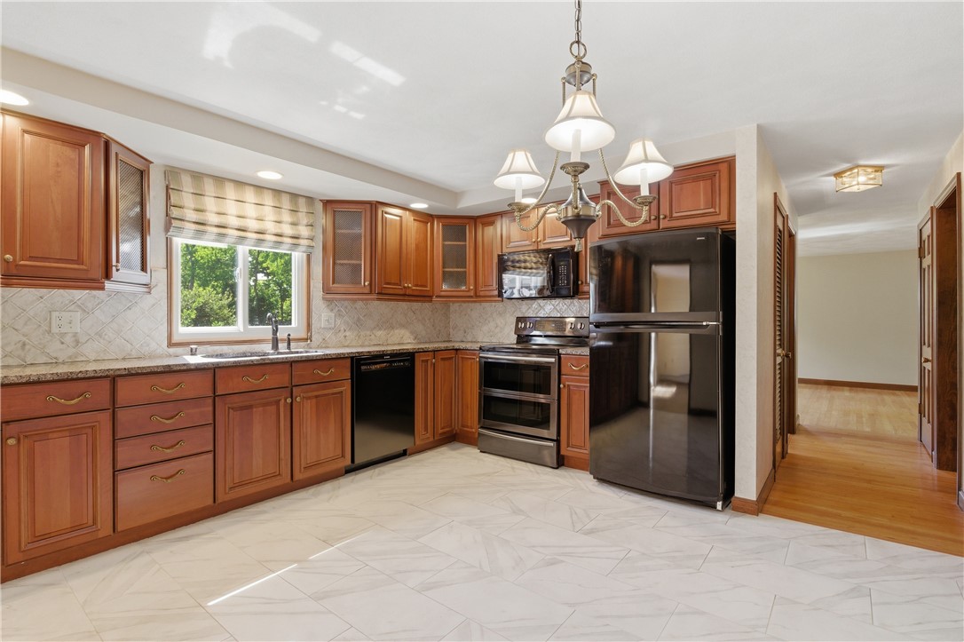 2699 Diamond Hill Road Cumberland, RI 02864 - Photo 13 of 45
