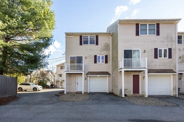 $499,900 | 11 A Endicott Street, Unit 3, Peabody, MA 01960
