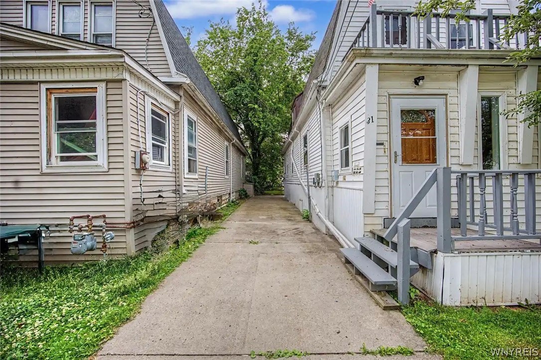 31 Riverside Avenue Buffalo, NY 14207 - Photo 3 of 29