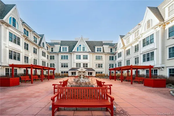 $4,500 | 225 Stanley Avenue, Unit 204, Mamaroneck, NY 10543
