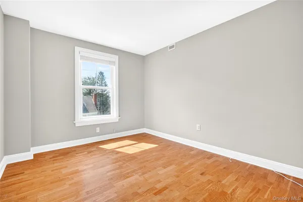 $4,500 | 225 Stanley Avenue, Unit 204, Mamaroneck, NY 10543