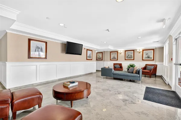 $4,500 | 225 Stanley Avenue, Unit 204, Mamaroneck, NY 10543